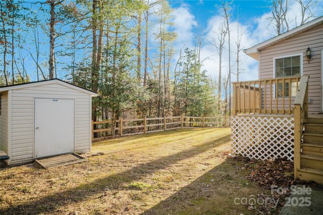 159 W Sweetbriar Lane, Etowah, NC 28729