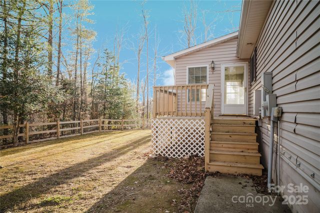 159 W Sweetbriar Lane, Etowah, NC 28729