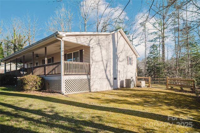 159 W Sweetbriar Lane, Etowah, NC 28729