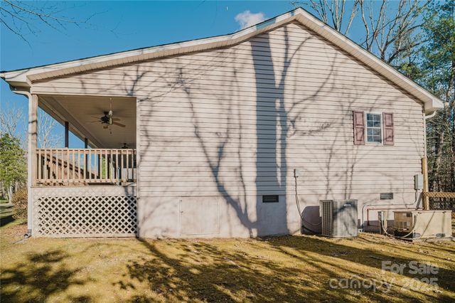 159 W Sweetbriar Lane, Etowah, NC 28729