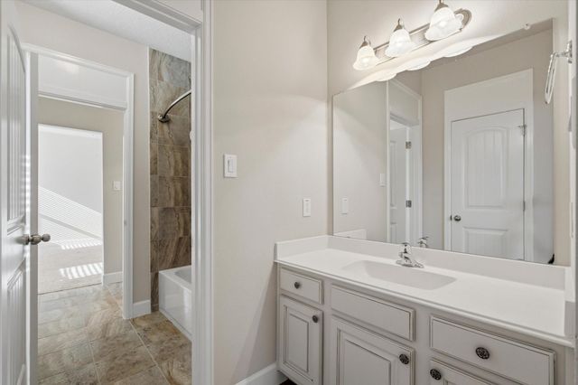 13930 Hawthorne Circle, Mont Belvieu, TX 77523