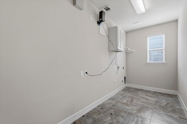 13930 Hawthorne Circle, Mont Belvieu, TX 77523