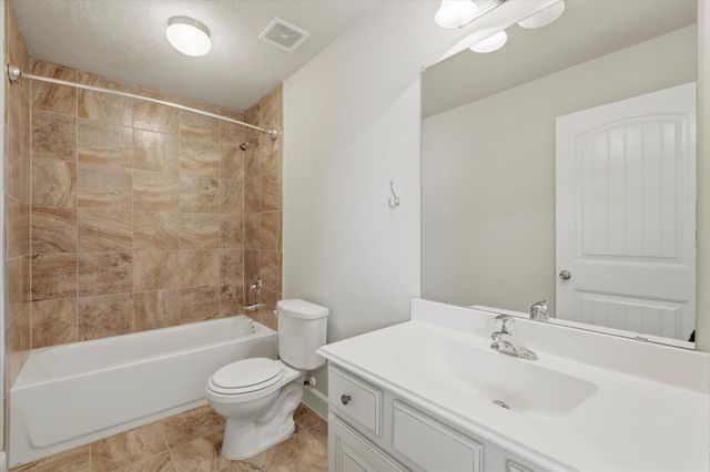 13930 Hawthorne Circle, Mont Belvieu, TX 77523