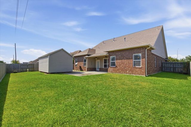 13930 Hawthorne Circle, Mont Belvieu, TX 77523