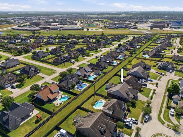 13930 Hawthorne Circle, Mont Belvieu, TX 77523
