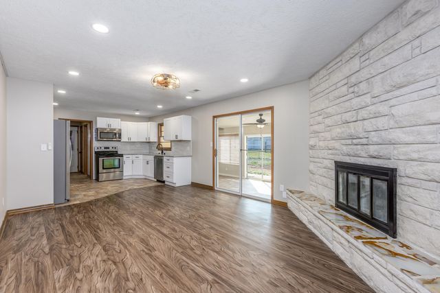 11700 W County Line Road, Republic, MO 65738