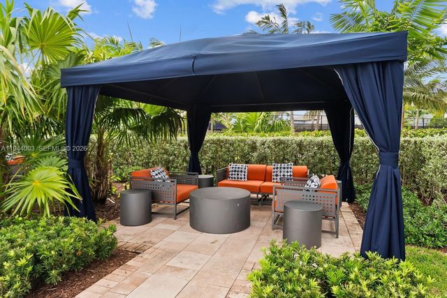 2715 Primrose Pl, Oakland Park, FL 33309