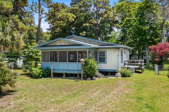 504 36th Ave. S, North Myrtle Beach, SC 29582