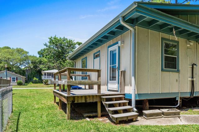 504 36th Ave. S, North Myrtle Beach, SC 29582