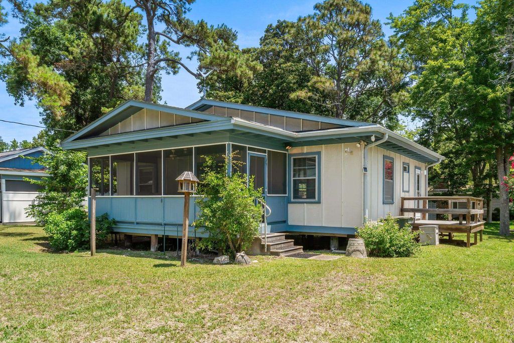 504 36th Ave. S, North Myrtle Beach, SC 29582