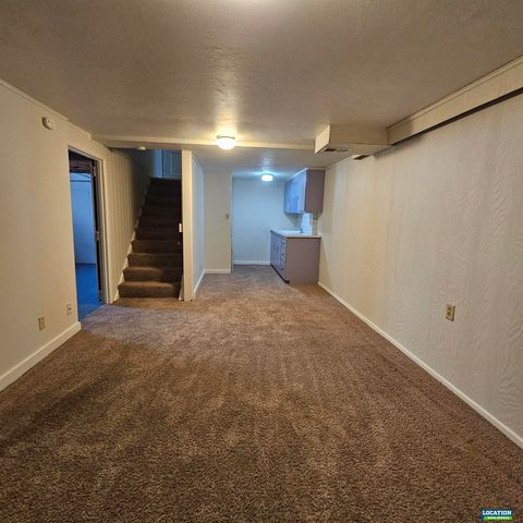 4233 D Street, Lincoln, NE 68510