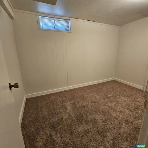 4233 D Street, Lincoln, NE 68510