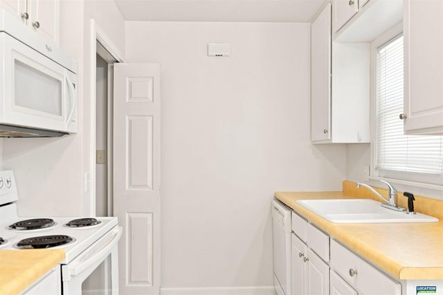 4233 D Street, Lincoln, NE 68510
