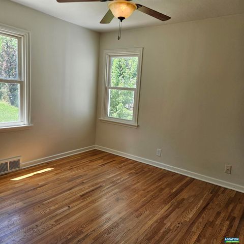 4233 D Street, Lincoln, NE 68510