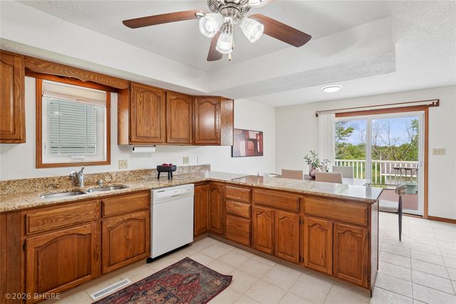 8527 Ridgeview Drive, Des Moines, IA 50320