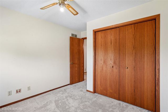 8527 Ridgeview Drive, Des Moines, IA 50320