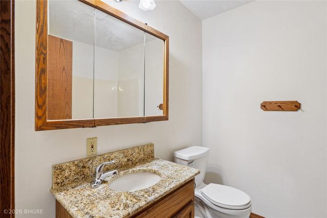 8527 Ridgeview Drive, Des Moines, IA 50320