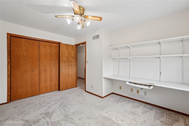 8527 Ridgeview Drive, Des Moines, IA 50320