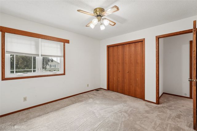 8527 Ridgeview Drive, Des Moines, IA 50320