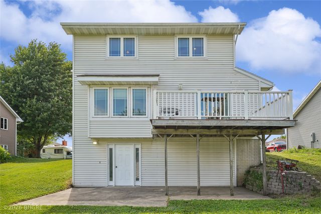 8527 Ridgeview Drive, Des Moines, IA 50320