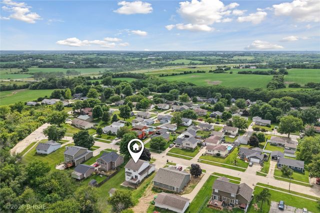 8527 Ridgeview Drive, Des Moines, IA 50320