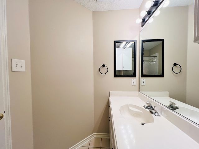 2685 Hillside Drive, Highland Village, TX 75077