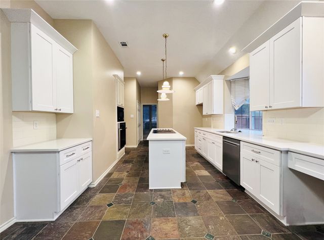 2685 Hillside Drive, Highland Village, TX 75077