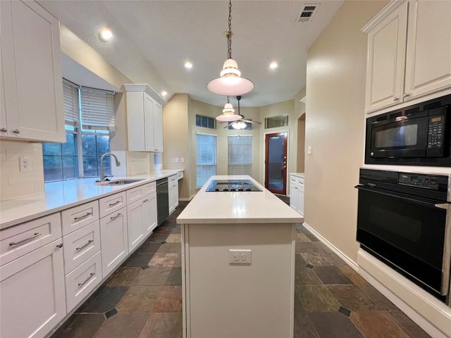 2685 Hillside Drive, Highland Village, TX 75077