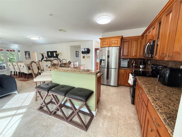 8950 SW 152nd Ct, Miami, FL 33196