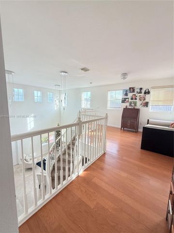 8950 SW 152nd Ct, Miami, FL 33196