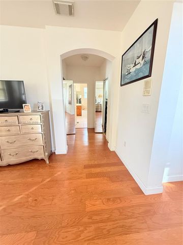 8950 SW 152nd Ct, Miami, FL 33196