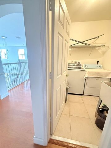 8950 SW 152nd Ct, Miami, FL 33196