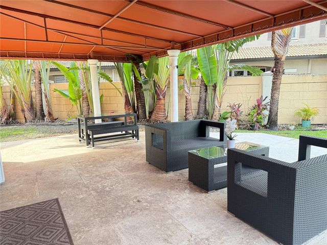 8950 SW 152nd Ct, Miami, FL 33196