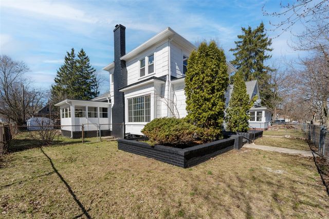 758 Pearl Street, Benton Harbor, MI 49022