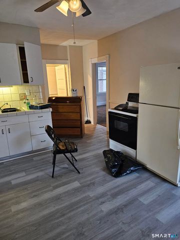 193 Daly Avenue 2nd Floor, New Britain, CT 06051