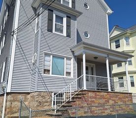 53 Oxford St #1, Fall River, MA 02721