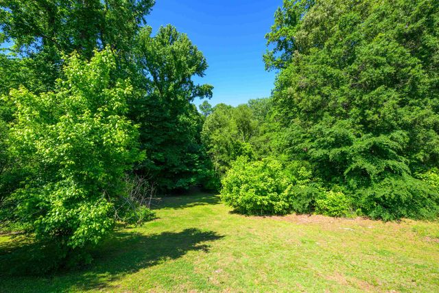 323 LAXTON LN, Munford, TN 38058