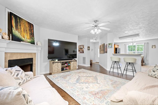 323 LAXTON LN, Munford, TN 38058