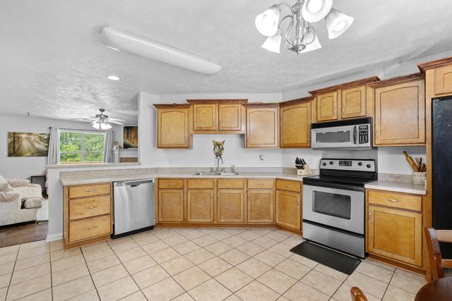 323 LAXTON LN, Munford, TN 38058