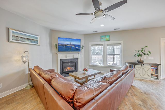 1031 Banker Court, Mount Pleasant, SC 29429