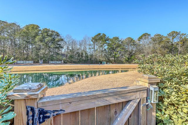 1031 Banker Court, Mount Pleasant, SC 29429