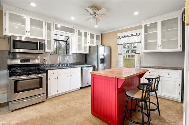 227 James ST, Smithfield, VA 23430