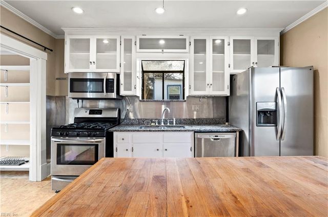 227 James ST, Smithfield, VA 23430