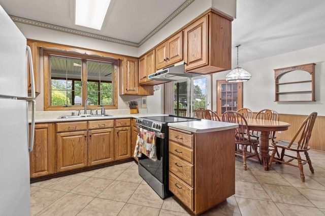 132 OAK COURT, Berlin, WI 54923