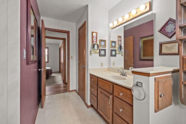 132 OAK COURT, Berlin, WI 54923