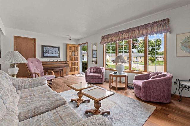 132 OAK COURT, Berlin, WI 54923