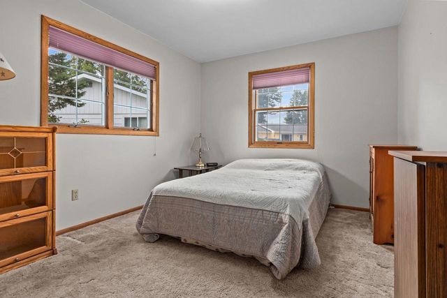 132 OAK COURT, Berlin, WI 54923