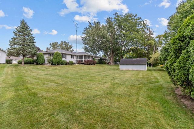 132 OAK COURT, Berlin, WI 54923
