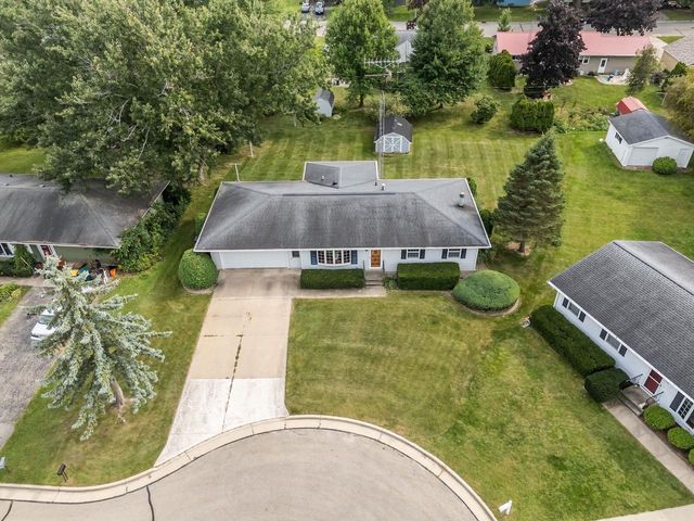 132 OAK COURT, Berlin, WI 54923