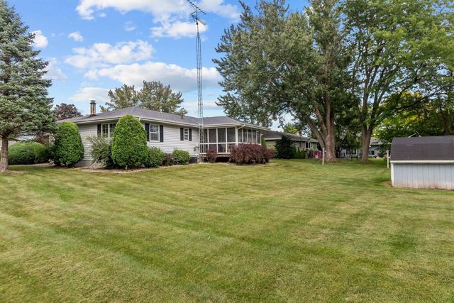 132 OAK COURT, Berlin, WI 54923